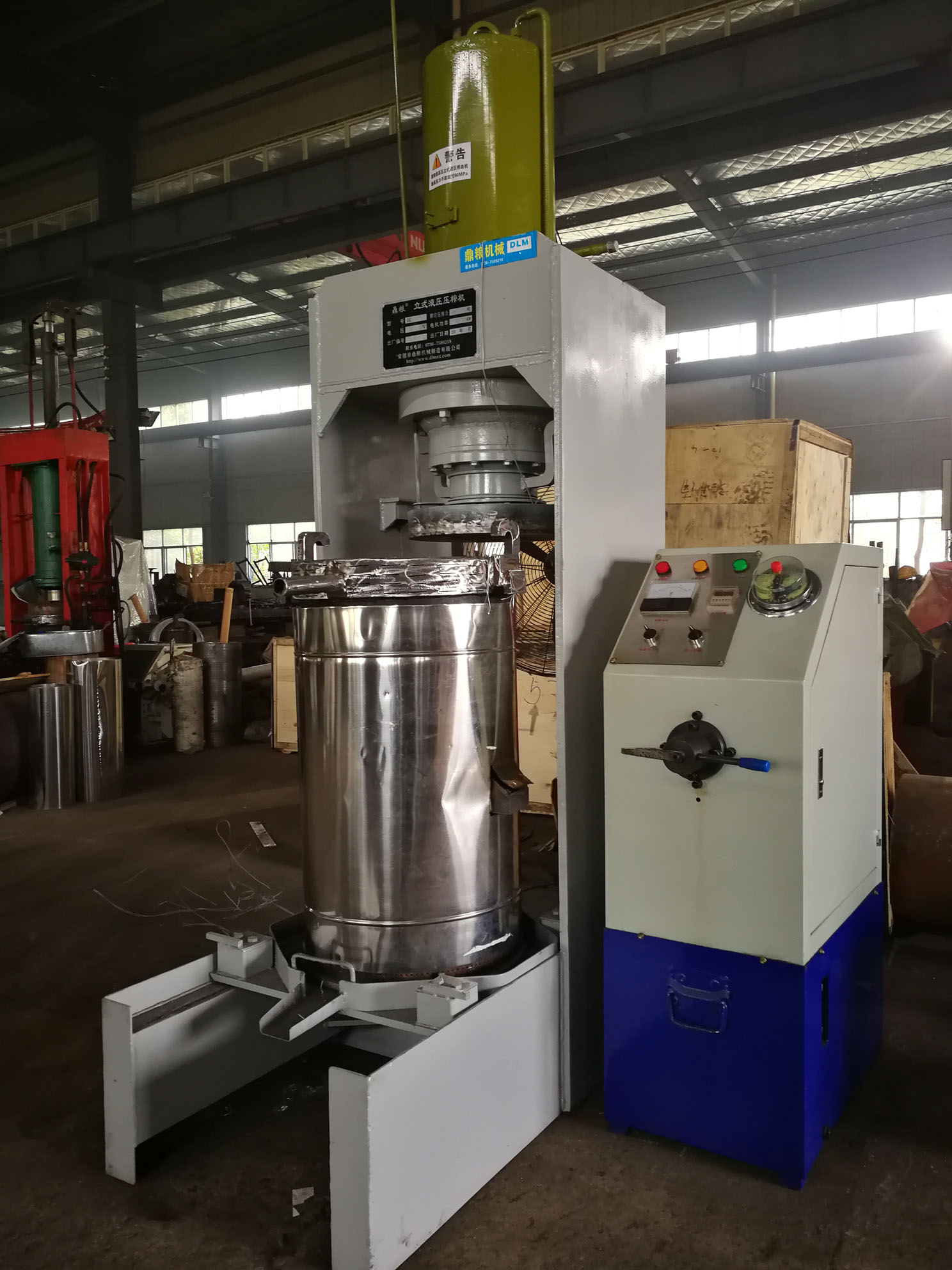 不銹鋼超高壓立式液壓壓榨機，果汁壓榨機，果渣壓榨機，藥材壓榨，油渣處理，白土壓榨